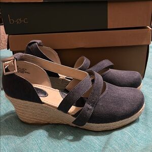b.o.c. Women's Navy Wedge Sandals